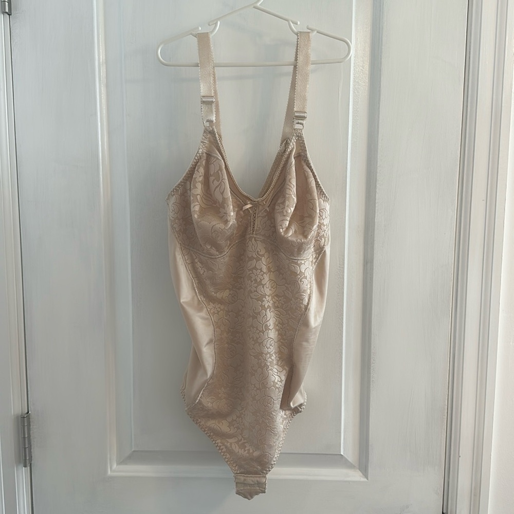 Bali 38c bodysuit shapewear